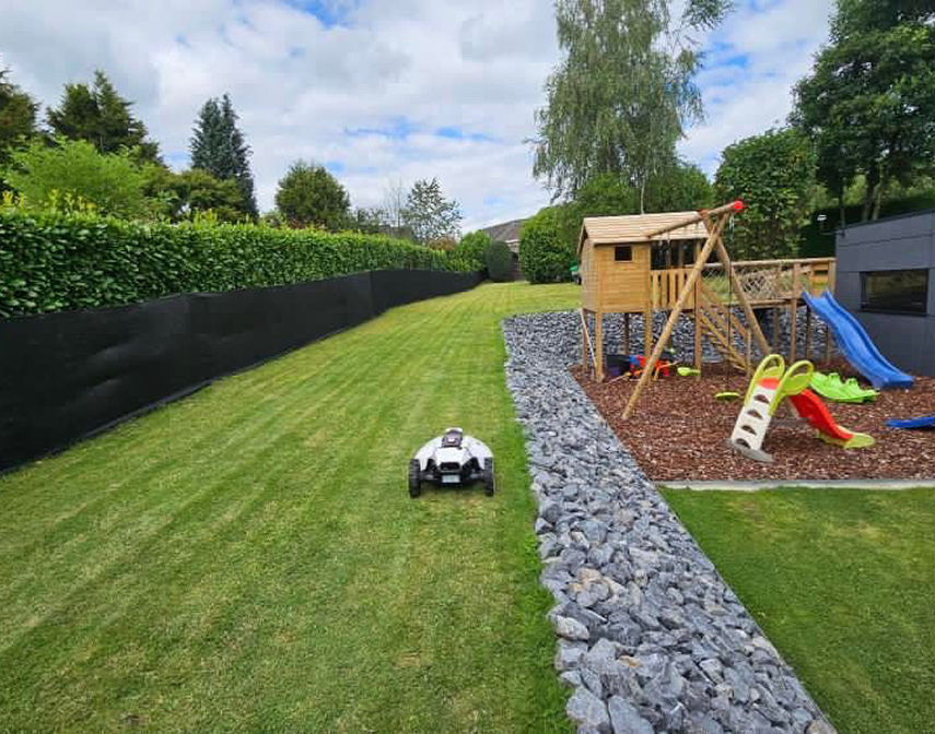 Which is Better, Robot Lawn Mower GPS or Wire?